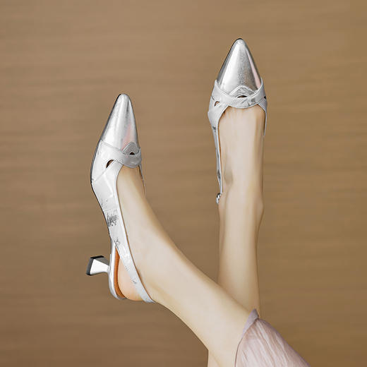 【预售5天】国风优雅，真皮拼接包头后空凉鞋CQSJ&2938 商品图1