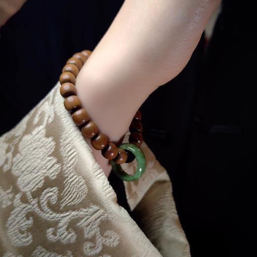 翡翠指环配老山檀木串 商品图6