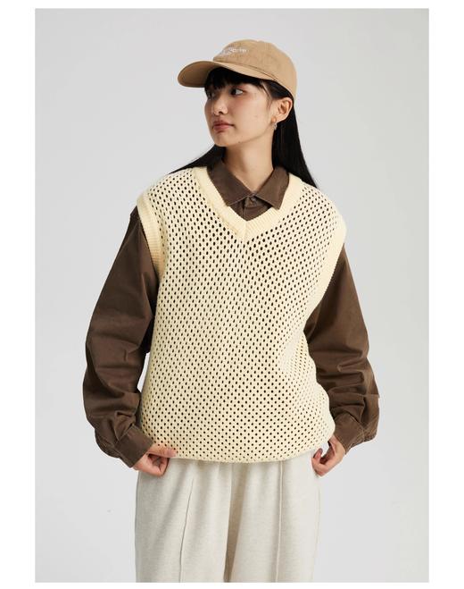 WassupHouse 镂空V领毛背心 商品图4