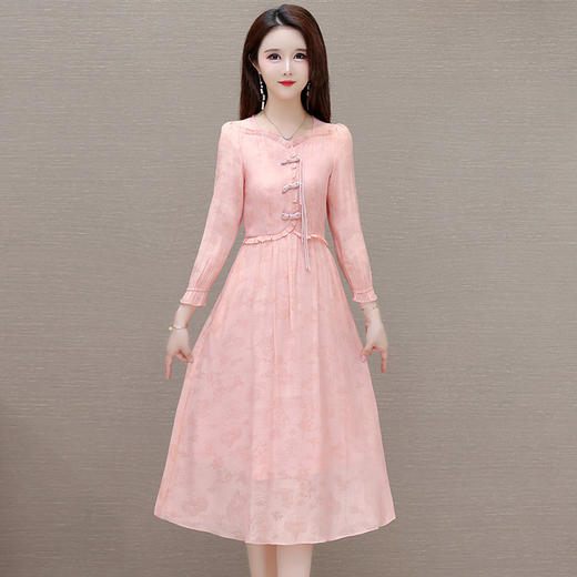 QYM-6628106中式连衣裙复古盘扣长袖粉色中长裙时尚女装高腰A字裙 商品图0