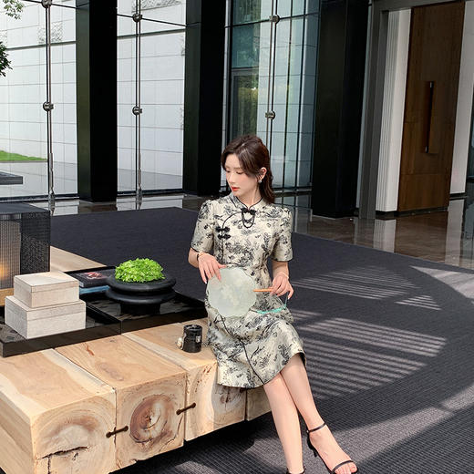【清仓超15天不保价】奢姿2025年夏季新款大码女装气质立领裙子胖妹妹提花旗袍连衣裙8942890011 商品图2