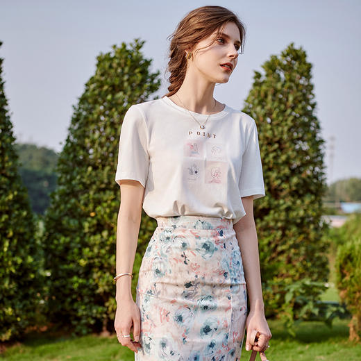 欧芮儿白色短袖t恤女早春2024新款宽松时尚气质印花别致纯棉上衣 商品图2