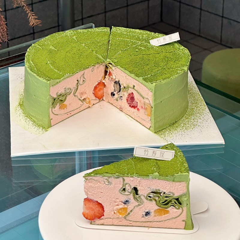 春日福袋蛋糕 / 新鲜的芭乐口味提拉米苏慕斯，搭配多款应季水果