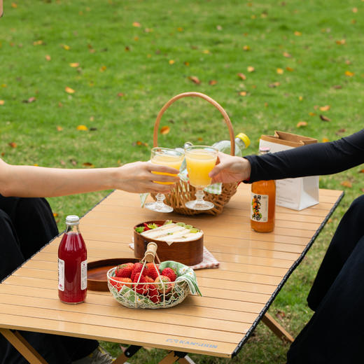 凯速折叠便携木纹色蛋卷桌|四部简单安装，多人围桌不拥挤稳固 商品图0