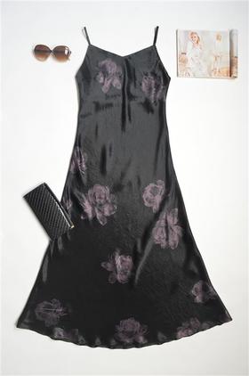 对位SQQYZN_连衣裙_ZK