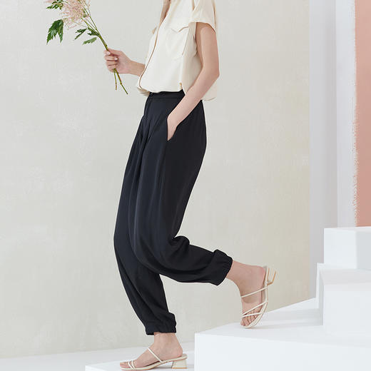 IN AND ON 垂顺显瘦露脚裸休闲裤 21142 商品图3