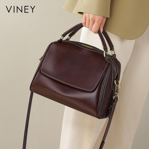 大容量邮差包 | VINEY含牛皮2024新款春夏复古斜挎单肩包包V90774 商品图6