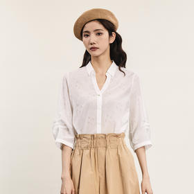 谜底V领白衬衫七分袖女2024夏季新品通勤风蝴蝶烧花衬衣242MC0579
