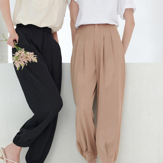 IN AND ON 垂顺显瘦露脚裸休闲裤 21142 商品图0