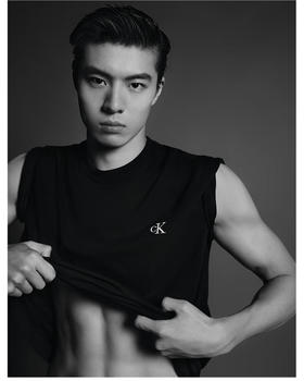 CK 短袖T恤男  J400377-BEH .