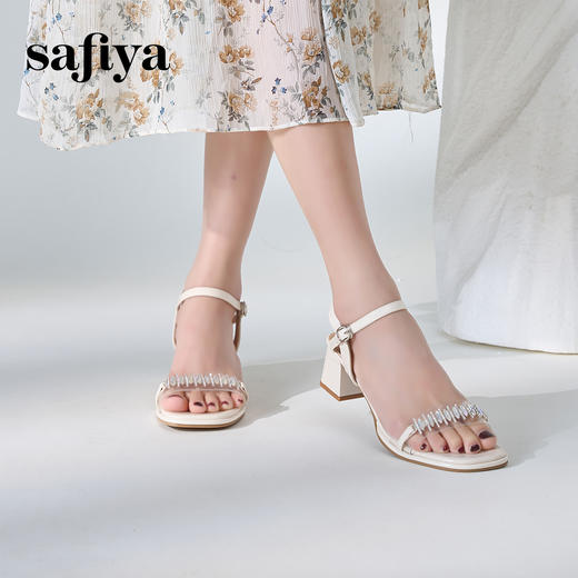 Safiya/索菲娅2024夏仙女风水钻粗跟一字带凉鞋 SF42115402 商品图1