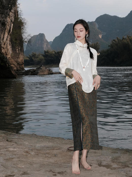 盛唐婧 |真丝宋锦如意团花纹半身裙 商品图0