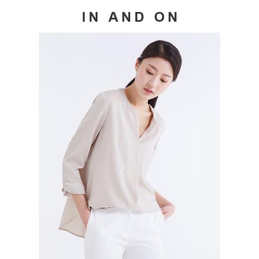 IN AND ON V领宽松丝质衬衫 19-7832 商品图2