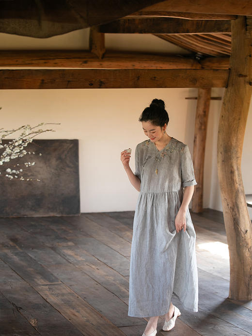 牧衣游原创 刺绣炒色汉麻连衣裙女新款文艺复古气质长裙 花知晓 商品图2