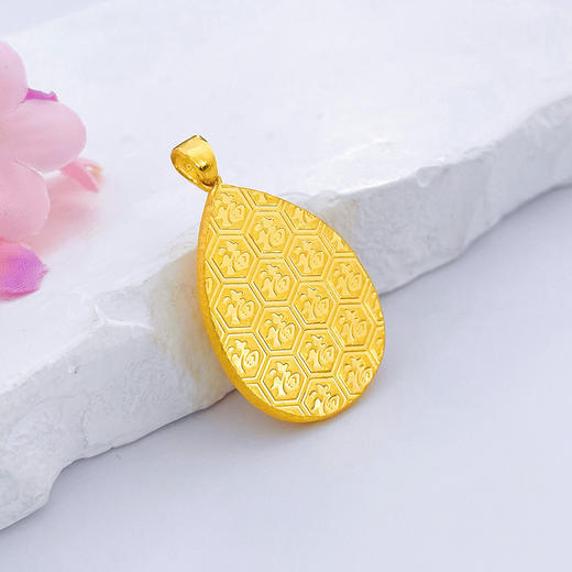 【限时克减150元】足金999.9 镂空花丝影底花卉水滴形吊坠(AF120DZ00252)预售产品下单后不退款不退货不换货不补差价 商品图2