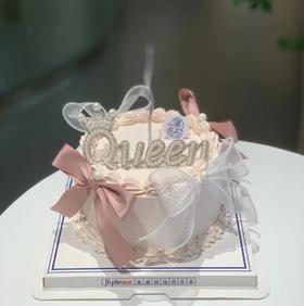 蝴蝶结Queen女神蛋糕【页面往下拉，有尺寸和口味选择】