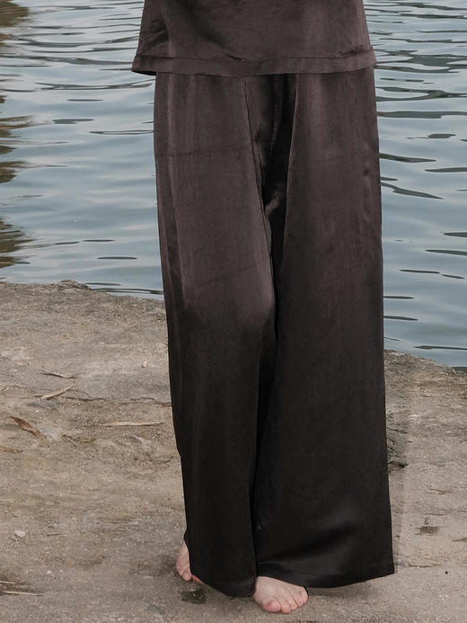 盛唐婧 |真丝重缎龟裂纹裤子 商品图0