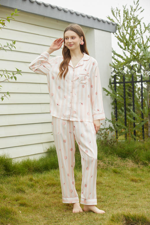 【79元限时秒杀】【秀黛】女翻领水果丝质长袖套装女士长袖家居服睡衣L1551015T【门店同款】【如遇缺货自动退款，介意勿拍】 商品图1