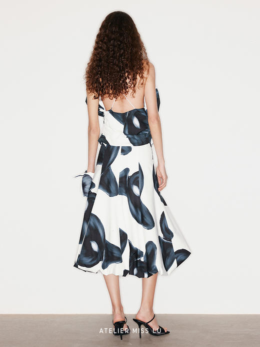 【初放郁金香】品牌定染马蹄莲印花露背立裁上衣 商品图2