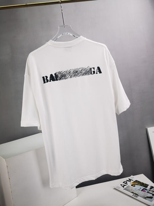 BL世家 2024春夏新款 洗水磨破印花字母 圆领短袖T恤 Z-11567 商品图12