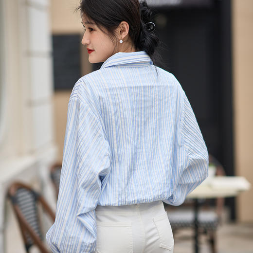 芳外2026春季新款时尚设计感蓝白条纹衬衫宽松长袖翻领上衣1332 商品图6