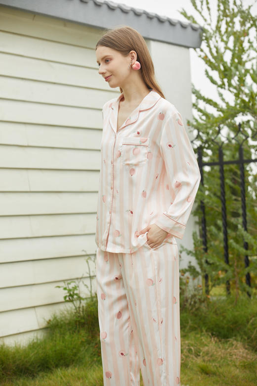 【79元限时秒杀】【秀黛】女翻领水果丝质长袖套装女士长袖家居服睡衣L1551015T【门店同款】【如遇缺货自动退款，介意勿拍】 商品图5