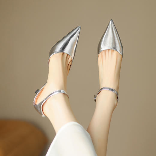 【预售5天】纯色优雅，尖头中空高跟凉鞋HB&Z38 商品图2