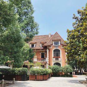 名人路上的英式花园洋房