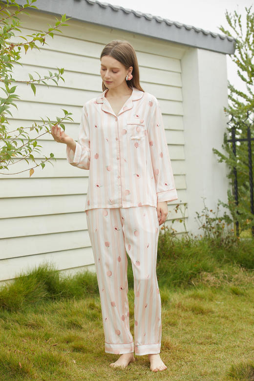 【79元限时秒杀】【秀黛】女翻领水果丝质长袖套装女士长袖家居服睡衣L1551015T【门店同款】【如遇缺货自动退款，介意勿拍】 商品图3