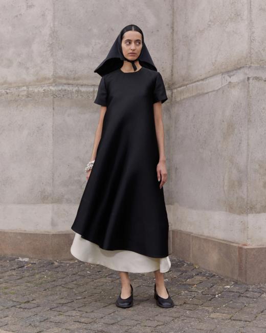 Mark Kenly Domino Tan  珍珠白NAMAO绸缎波纹下摆半裙 商品图4