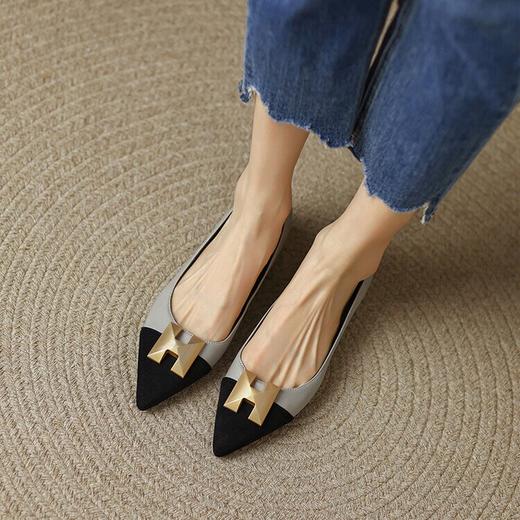 【预售5天】2024春季新款金属扣尖头单鞋女平跟浅口一脚蹬时尚单鞋MY&18185-8 商品图1