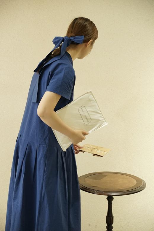 apuntob 小尖领落肩袖蓝色连衣裙(附腰带) 商品图10