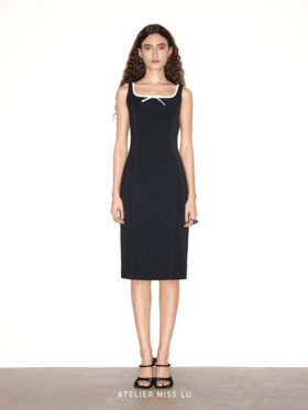 【巴黎甜心】蝴蝶结U形领撞色修身连衣裙