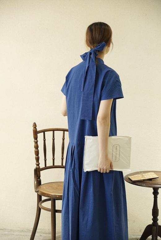 apuntob 小尖领落肩袖蓝色连衣裙(附腰带) 商品图12