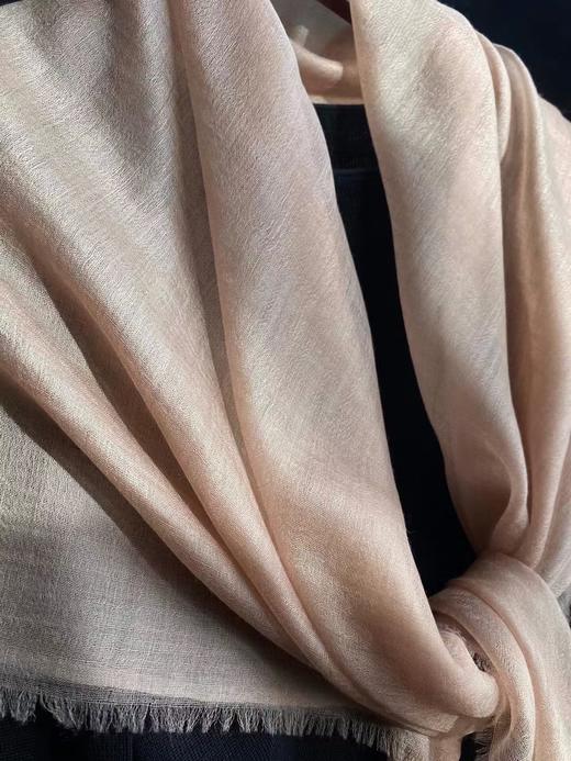 羊绒单纱素色方巾 商品图5