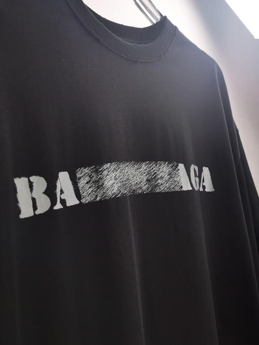 BL世家 2024春夏新款 洗水磨破印花字母 圆领短袖T恤 Z-11567 商品图6