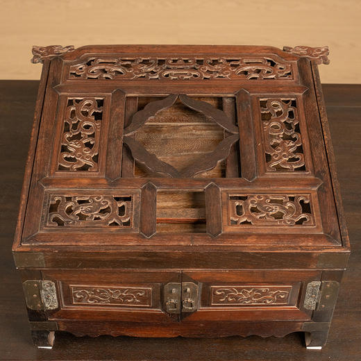 清 黄花梨透雕螭龙纹折叠式镜台 商品图2