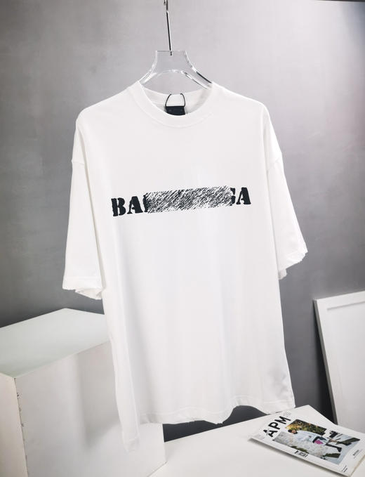 BL世家 2024春夏新款 洗水磨破印花字母 圆领短袖T恤 Z-11567 商品图8