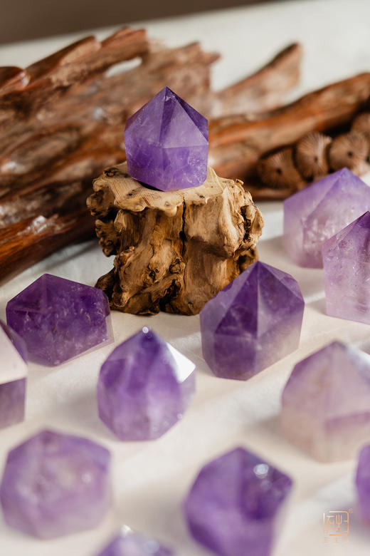 “寻光”系列---天然紫水晶根雕能量摆件 商品图0