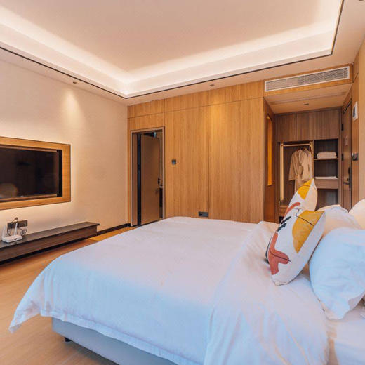 【新丰·大风门度假村】399元享大风门度假村帐篷房/合院大床房，打卡网红火烈鸟+猛宠乐园+梅花林，晒春日暖阳，拥抱大自然，享悠闲时光（有效期：2024年6月30日止） 商品图1