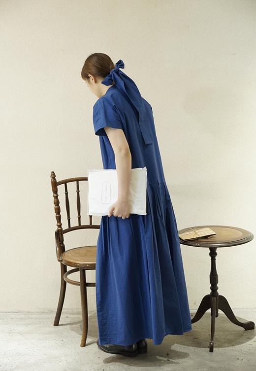 apuntob 小尖领落肩袖蓝色连衣裙(附腰带) 商品图5