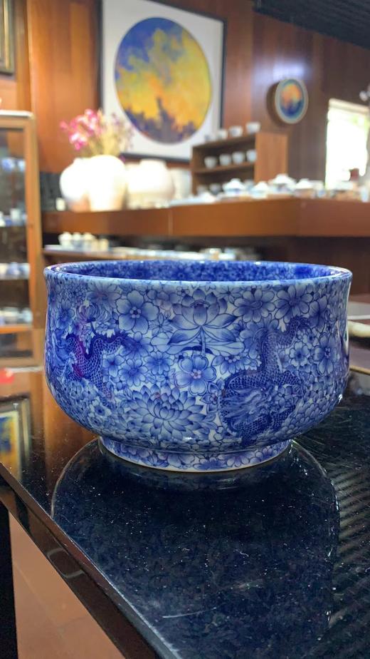 柴窑青花龙穿万花缸 商品图0