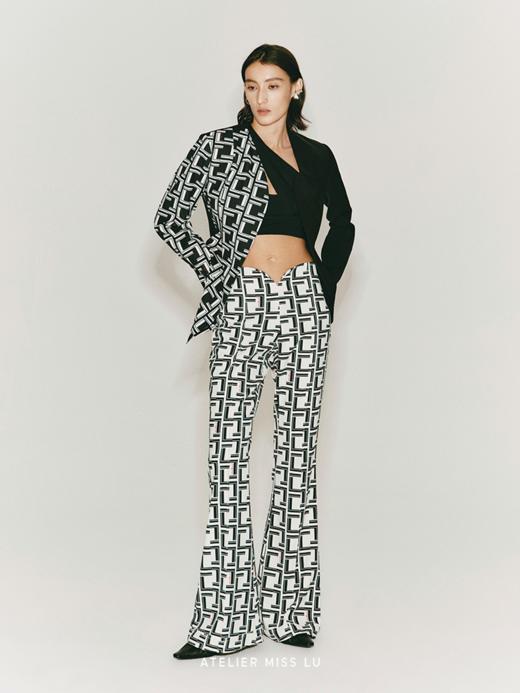 【夜魅】品牌定制字母印花撞色收腰西装外套 商品图1