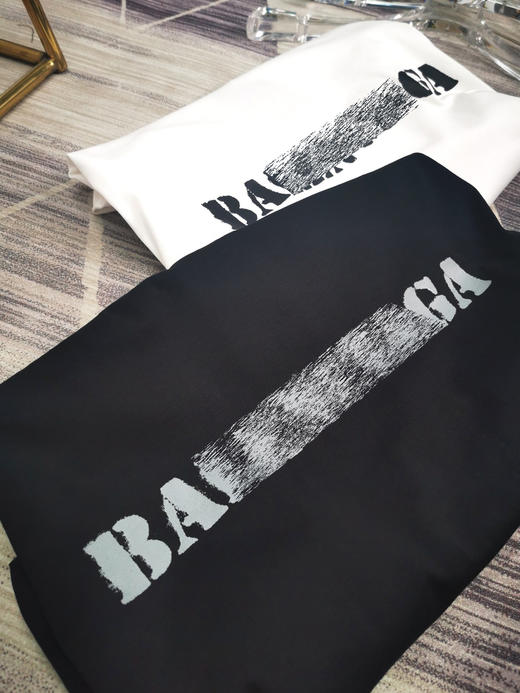 BL世家 2024春夏新款 洗水磨破印花字母 圆领短袖T恤 Z-11567 商品图4