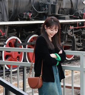 马鞍包 | VINEY含牛皮2024新款高级感小众轻奢通勤百搭斜挎包可单肩5839