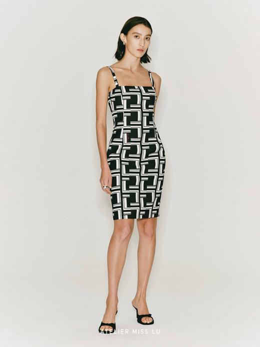 【玛拉】品牌定制字母印花方领修身连衣裙 商品图1