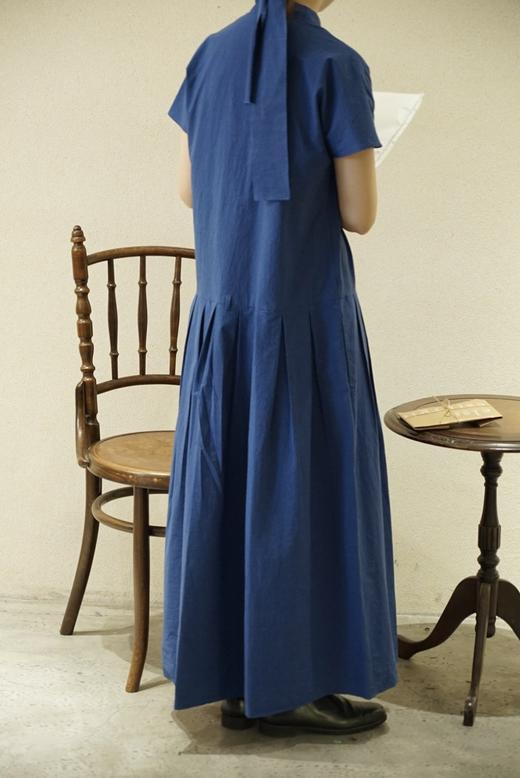 apuntob 小尖领落肩袖蓝色连衣裙(附腰带) 商品图1