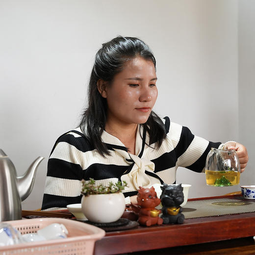 版纳之巅，高香高甜【滑竹梁子散茶】2020春茶勐海滑竹梁子38号茶农普洱生茶古树散茶袋装 250g/袋 商品图5