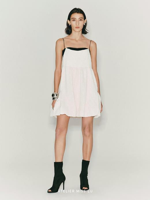 【香草奶盖】肌理泡泡纱宽身吊带花苞连衣裙 商品图1