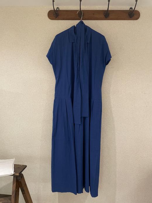 apuntob 小尖领落肩袖蓝色连衣裙(附腰带) 商品图14